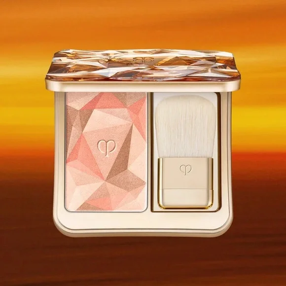 Clé de Peau BeautéThe Luminizing Face Enhancer